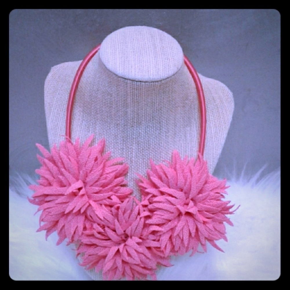Handmade Coral Necklace (NWOT)